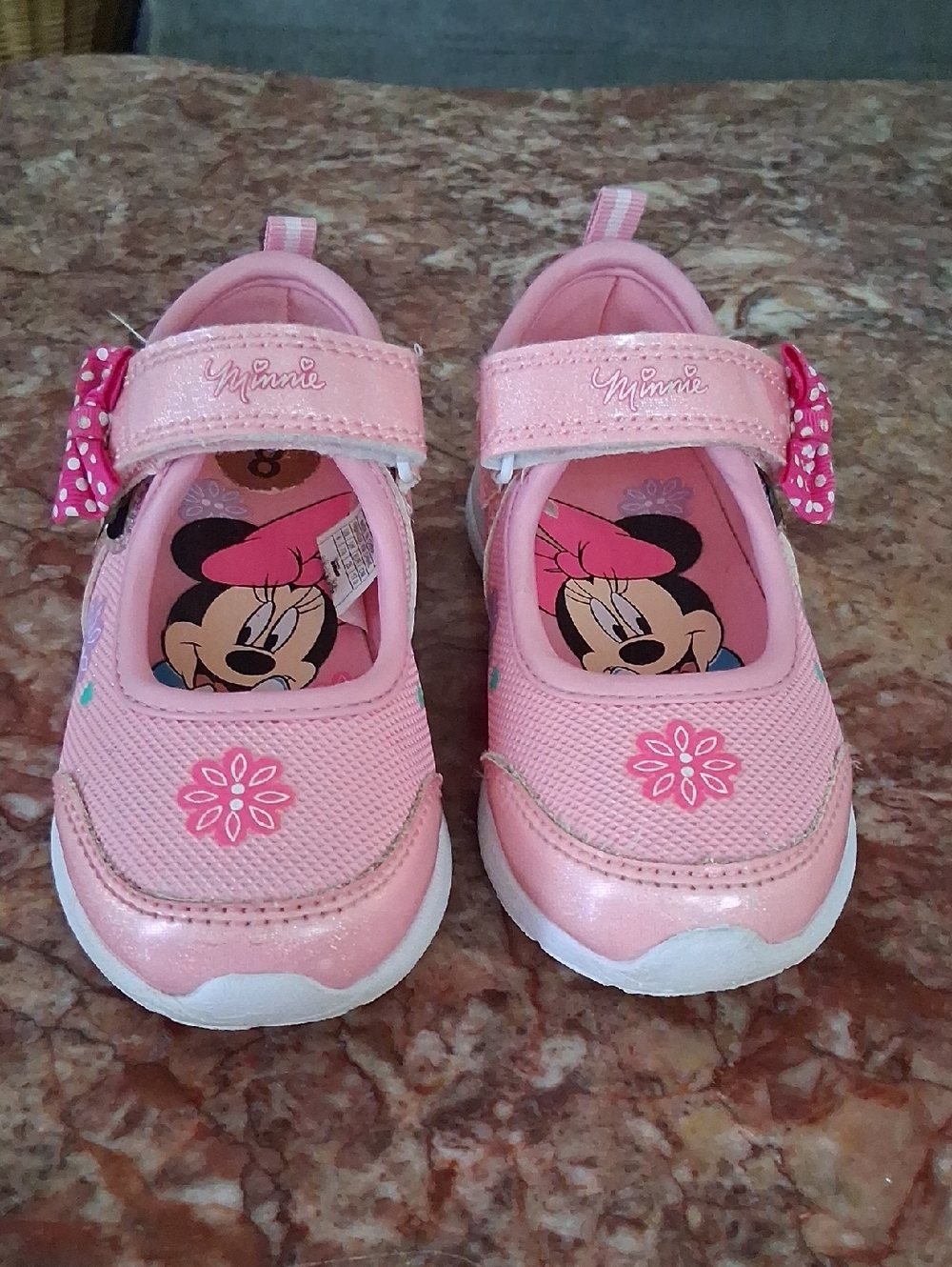SIZE 8 DISNEY JUNIOR MINNIE LIGHT UP GIRL'S SNEAKER